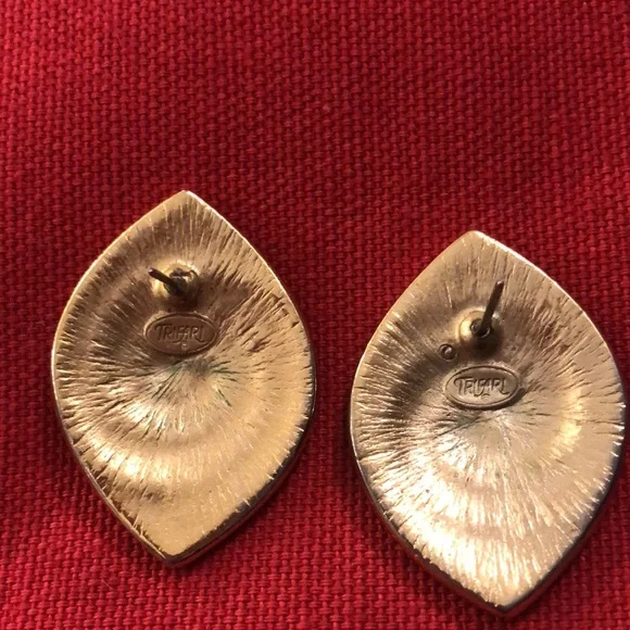 Vintage Trifari Pierced Green Enamel and Gold Tone Earrings - Picture 3 of 5